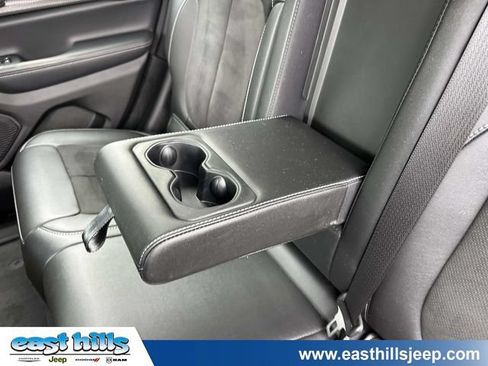 Used 2023 Jeep Grand Cherokee Altitude AWD/4WD image 21