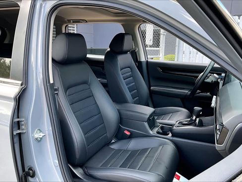 Used 2025 Honda CR-V EX-L image 9