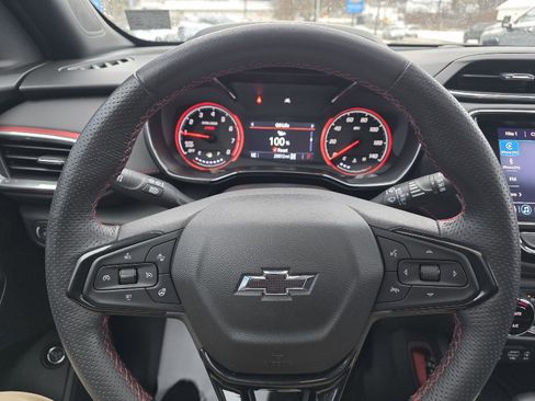 Used 2022 Chevrolet TrailBlazer RS w/ Sun and Liftgate Package image 14