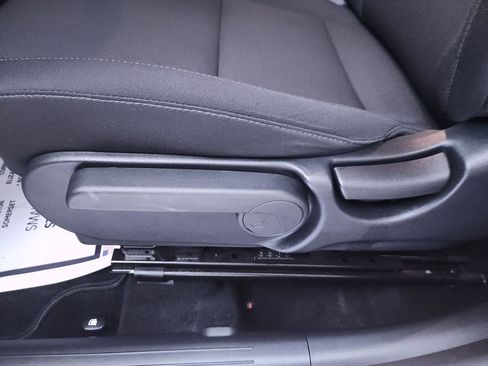 Used 2025 Hyundai Kona SE image 12