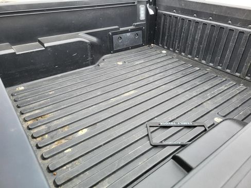 Used 2020 Toyota Tacoma SR5 RWD image 13