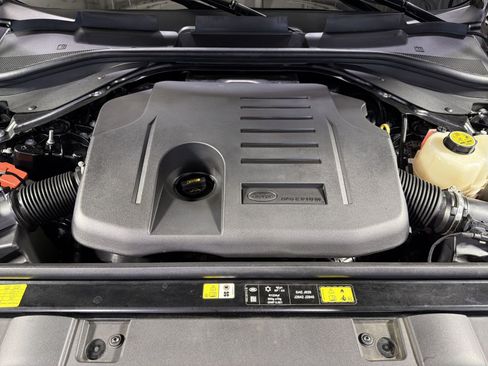Used 2025 Land Rover Range Rover Sport SE AWD/4WD image 31