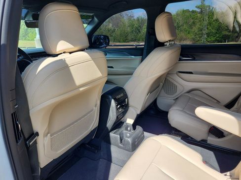 Used 2025 Jeep Grand Cherokee L Limited w/ Trailer Tow Package image 11