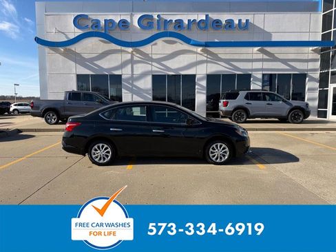 Used 2019 Nissan Sentra SV image 1