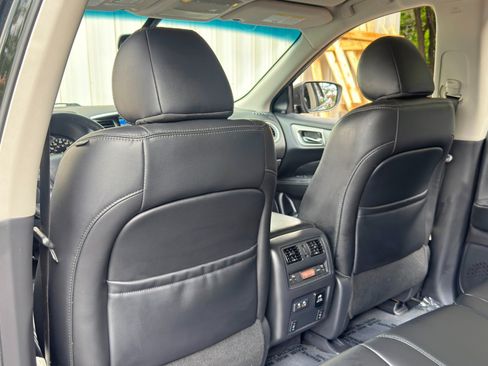 Used 2019 Nissan Pathfinder SL AWD/4WD image 37