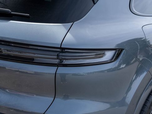 New 2026 Porsche Cayenne image 14