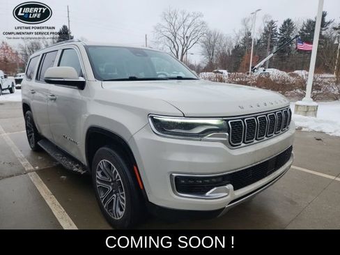 Used 2022 Jeep Wagoneer Series III image 2