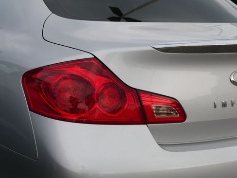 Used 2013 INFINITI G37 x Sedan w/ Premium Pkg AWD/4WD image 6