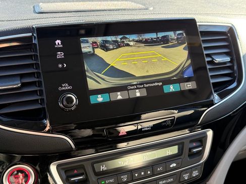 Used 2019 Honda Pilot Touring image 27