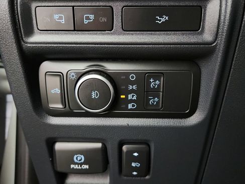 Used 2022 Ford F150 XLT w/ Equipment Group 302A High AWD/4WD image 16