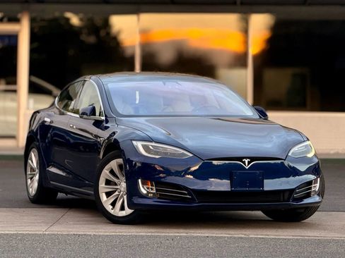 Used 2018 Tesla Model S 75D image 2