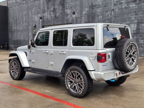 Used 2023 Jeep Wrangler Unlimited Sahara image 7