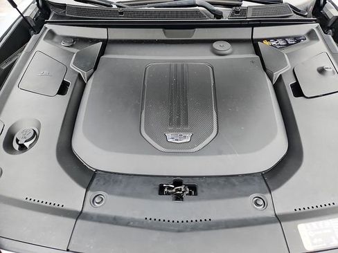 Used 2023 Cadillac Lyriq 2WD image 28