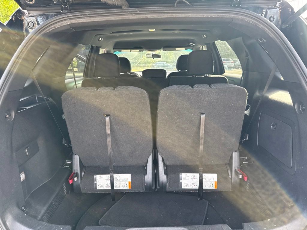 Used 2017 Ford Explorer XLT AWD/4WD image 48
