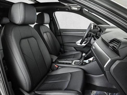 Certified 2024 Audi Q3 2.0T Premium Plus w/ Premium Plus Package image 24