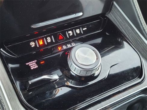 Used 2024 Jeep Wagoneer Series II w/ Flexible Seating Group image 12