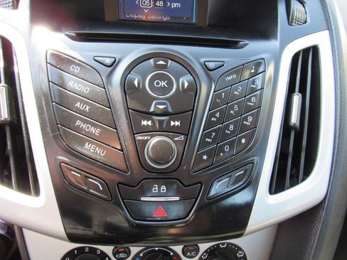 Used 2013 Ford Focus SE FWD image 20