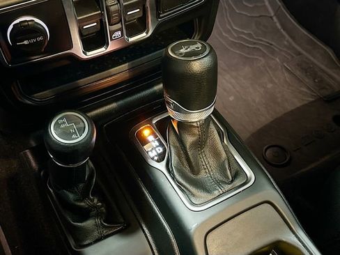 Used 2019 Jeep Wrangler Unlimited Sport S image 17