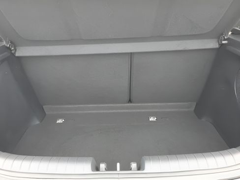 Used 2019 Hyundai Veloster Turbo Ultimate image 9