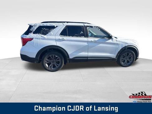 Used 2023 Ford Explorer XLT w/ Equipment Group 202A image 5