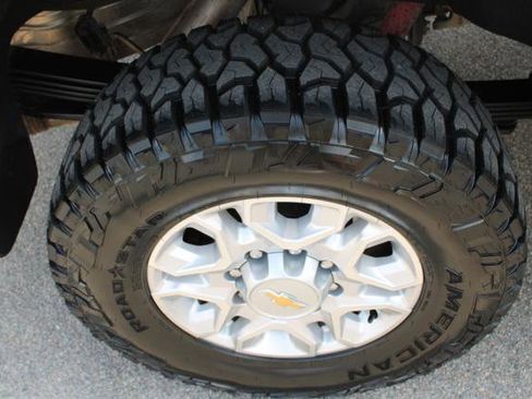 Used 2022 Chevrolet Silverado 2500 LT w/ Convenience Package AWD/4WD image 16