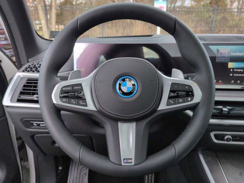 New 2026 BMW X5 xDrive50e w/ M Sport Package image 25