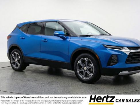 Used 2025 Chevrolet Blazer LT FWD image 1
