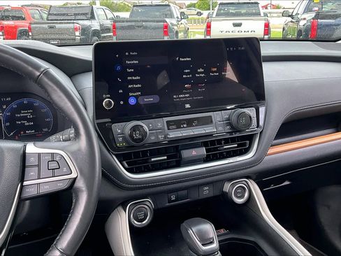 Used 2025 Toyota Grand Highlander FWD image 7