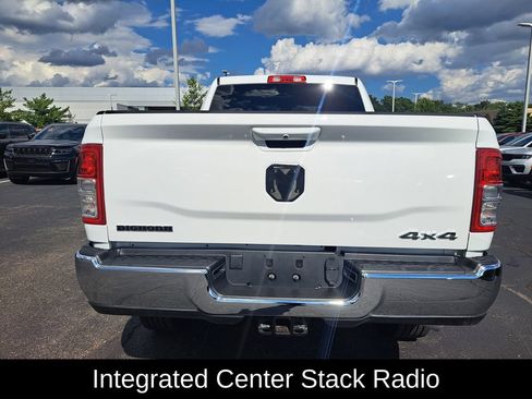 Used 2022 RAM 2500 Big Horn w/ Cold Weather Group AWD/4WD image 4