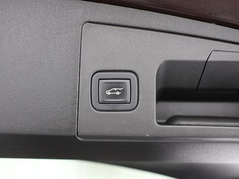 Used 2020 Cadillac XT5 Premium Luxury FWD image 26
