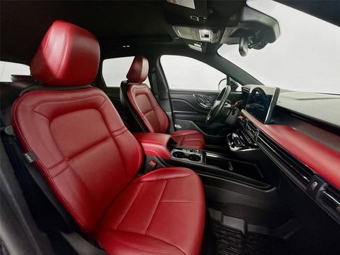 Used 2025 Lincoln Corsair Grand Touring w/ Towing Package image 20