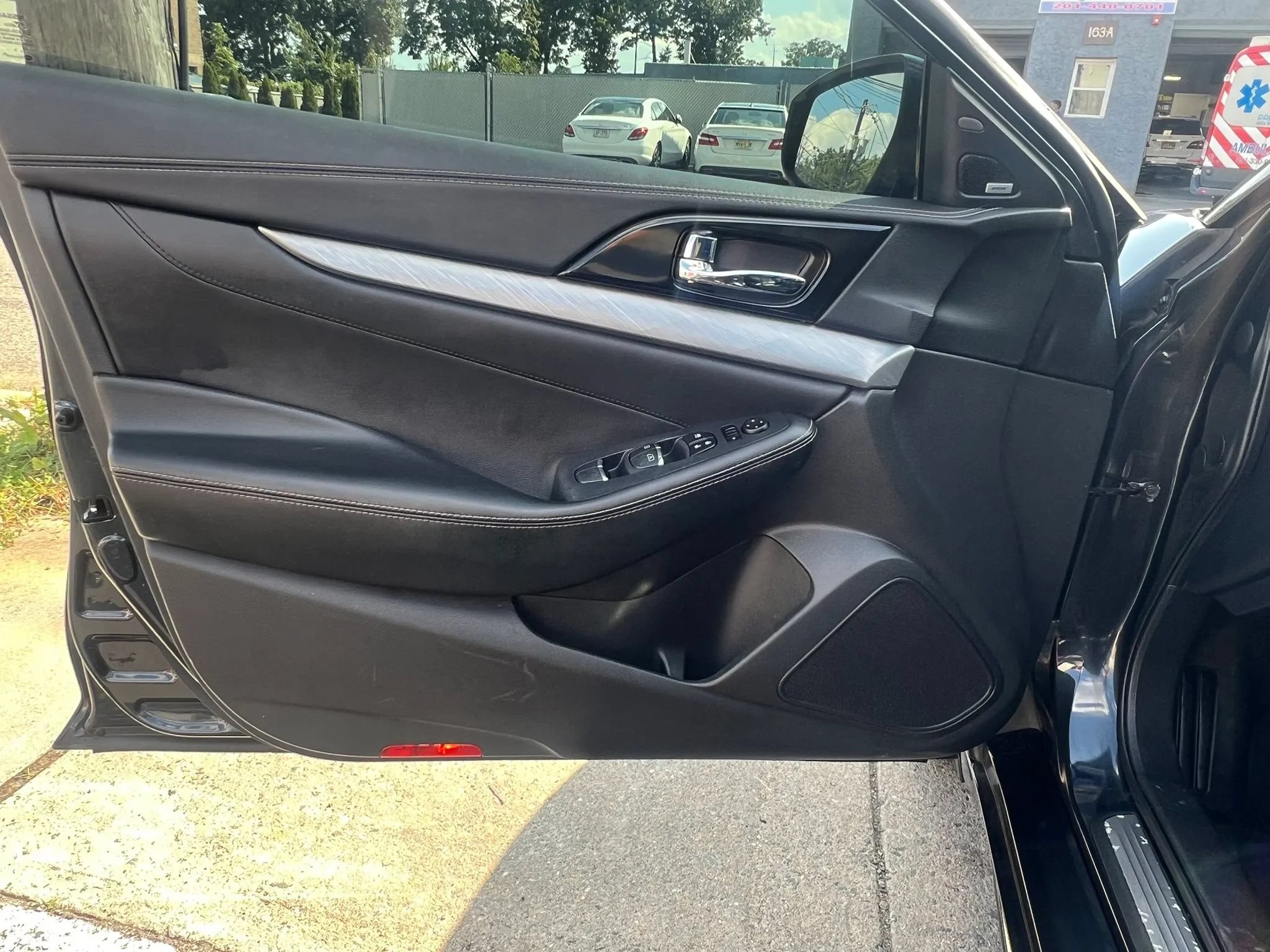 Used 2017 Nissan Maxima 3.5 SL FWD image 11