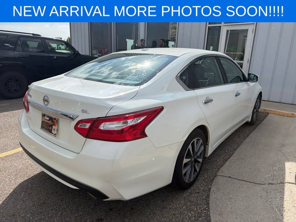 Used 2016 Nissan Altima 2.5 SL w/ Moonroof Package FWD image 6