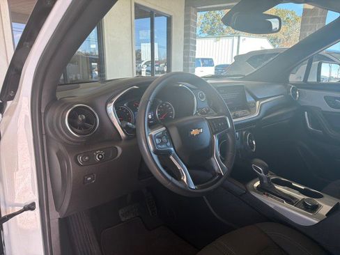 Used 2022 Chevrolet Blazer LT image 16