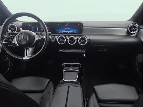 Used 2025 Mercedes-Benz CLA 250 image 9