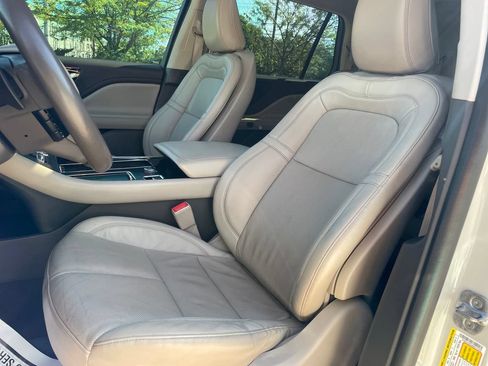 Used 2021 Lincoln Aviator Reserve w/ Elements Package Plus AWD/4WD image 23