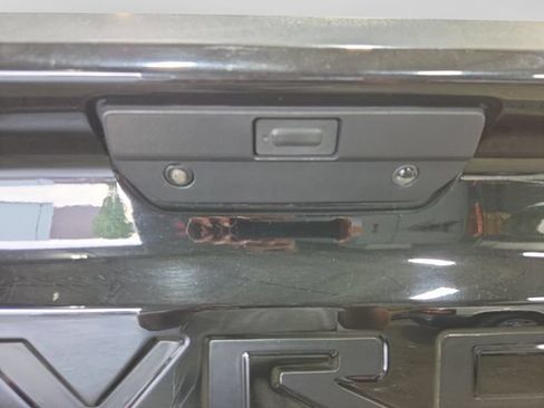 Used 2022 Chevrolet Silverado 1500 Custom Trail Boss w/ Safety Confidence Package AWD/4WD image 32