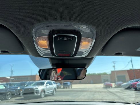 Used 2023 Hyundai Elantra SEL image 17