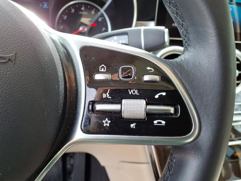 Used 2022 Mercedes-Benz GLC 300 image 23