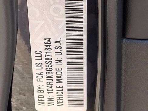 New 2025 Jeep Grand Cherokee L Limited w/ Black Appearance Package image 17