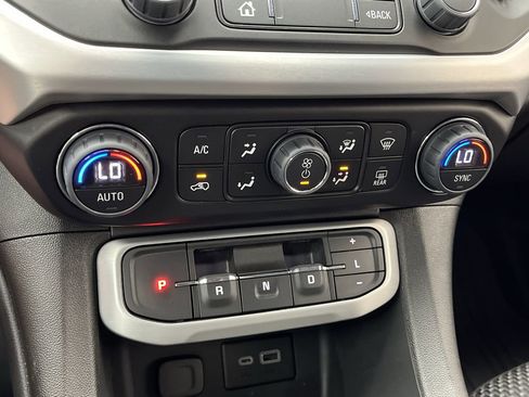 Certified 2023 GMC Acadia SLE w/ Driver Convenience Package image 23