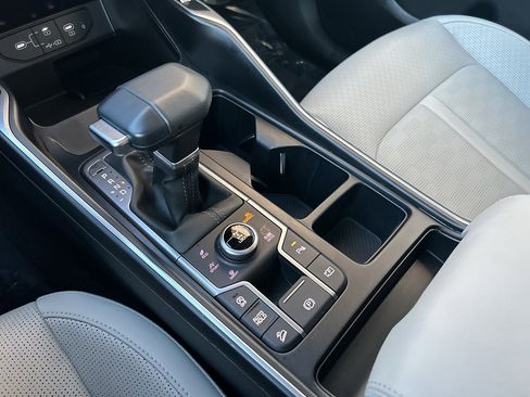 Certified 2025 Kia Sorento S w/ Panoramic Sunroof Package image 25