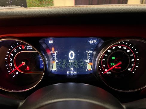 Used 2018 Jeep Wrangler Unlimited Rubicon w/ Steel Bumper Group image 16