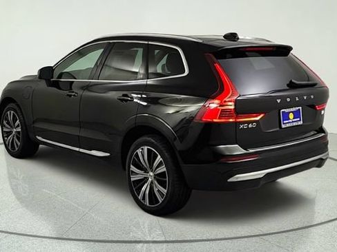 Certified 2023 Volvo XC60 T8 Plus AWD/4WD image 5