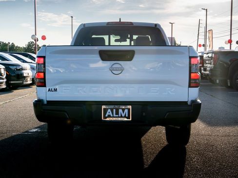 Used 2025 Nissan Frontier S w/ S Utility Package image 4