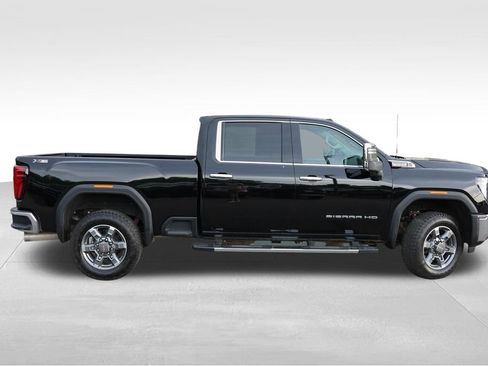 Used 2025 GMC Sierra 3500 SLT w/ SLT Premium Package AWD/4WD image 3