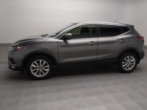 Used 2022 Nissan Rogue Sport SV FWD image 2