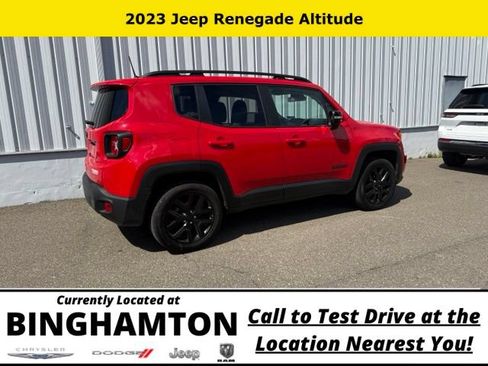 Used 2023 Jeep Renegade Altitude AWD/4WD image 5