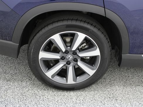 Used 2025 Honda Pilot Touring image 6