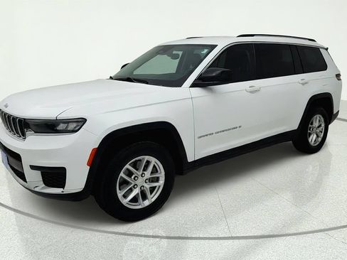 Used 2022 Jeep Grand Cherokee L Laredo w/ Luxury Tech Group I RWD image 3